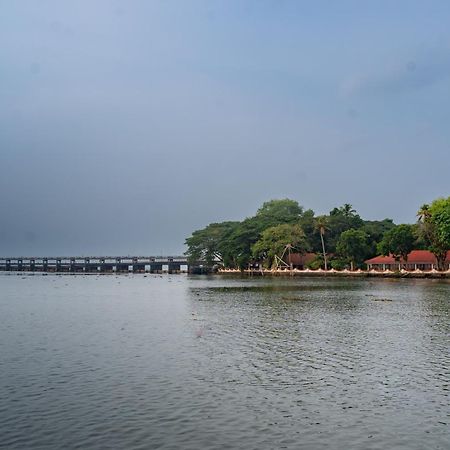 Ktdc Kumarakom Gateway Resort Alappuzha Esterno foto